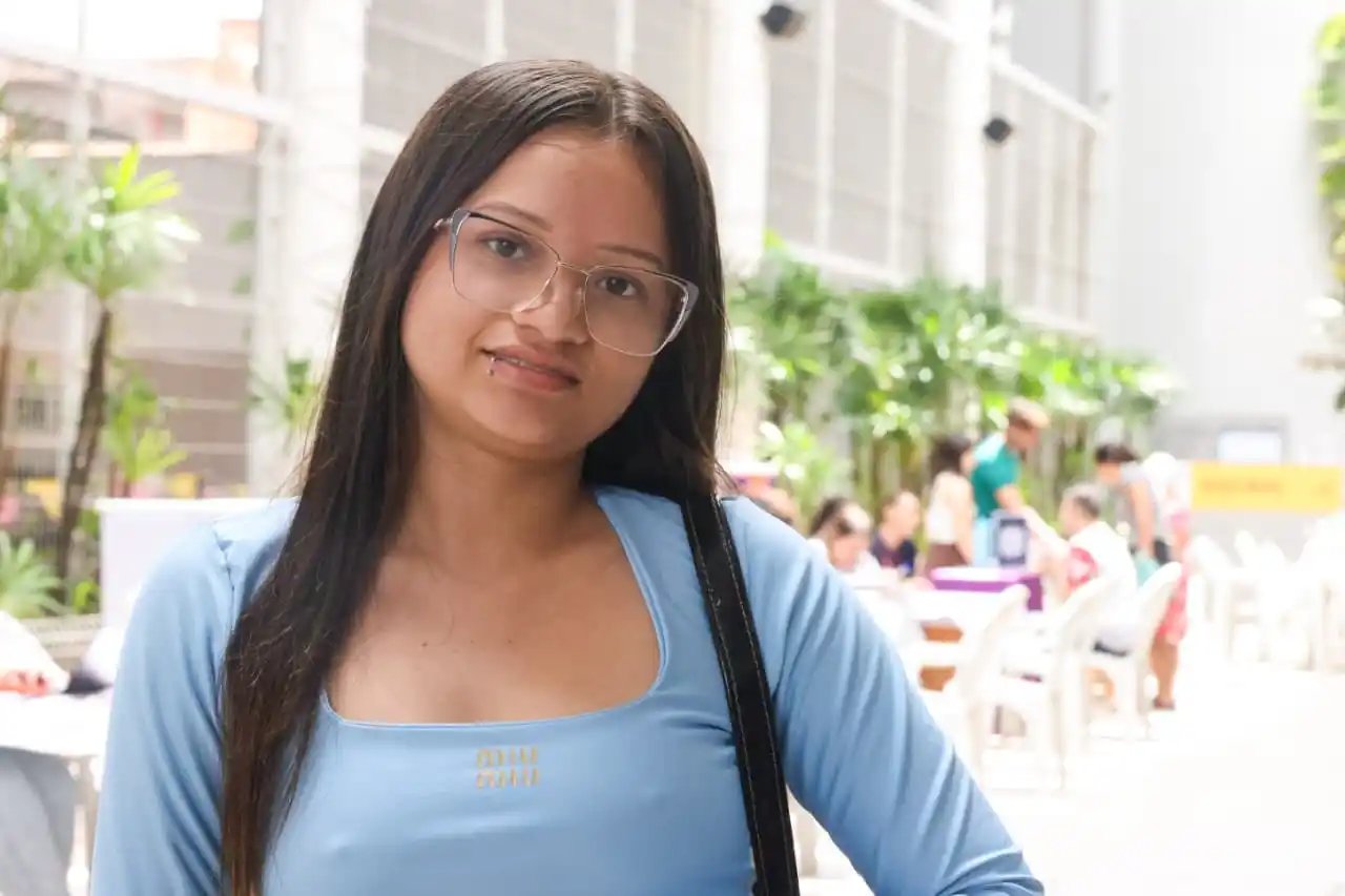 Maria Janaína posa para a foto